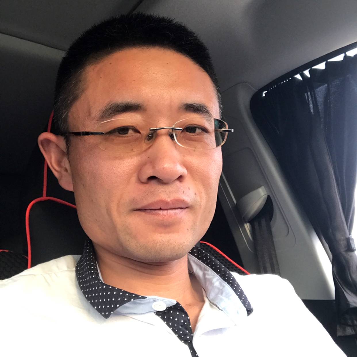 若梦漫步雨的照片
