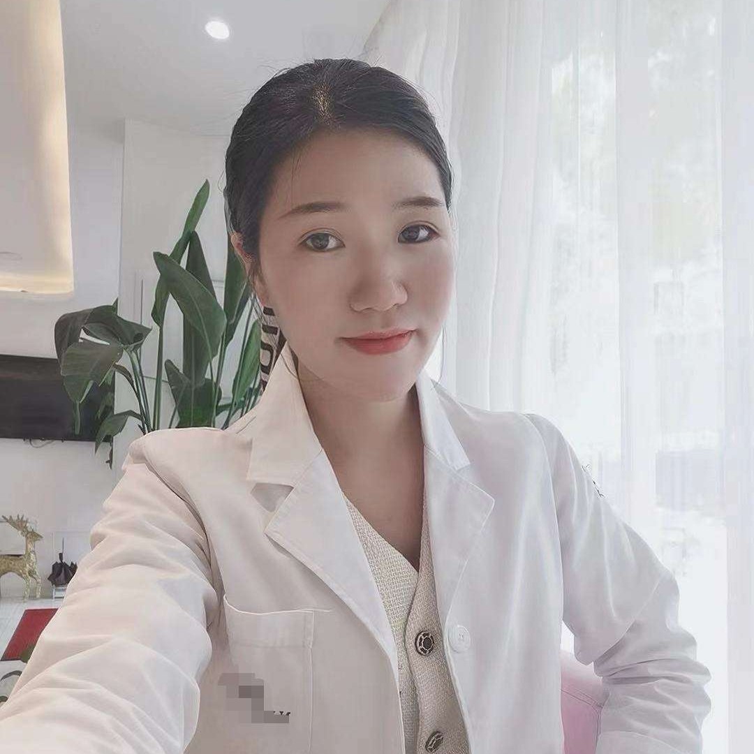 小小素同学的照片