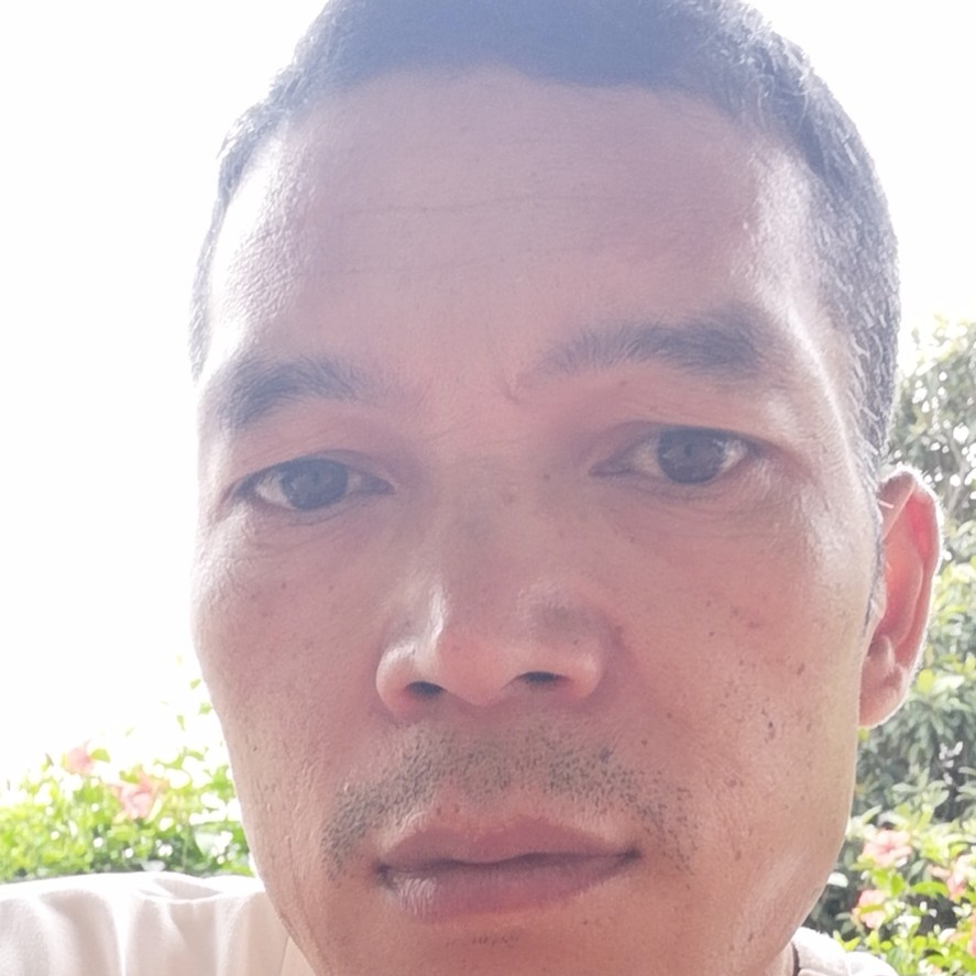 清脆说草丛的照片