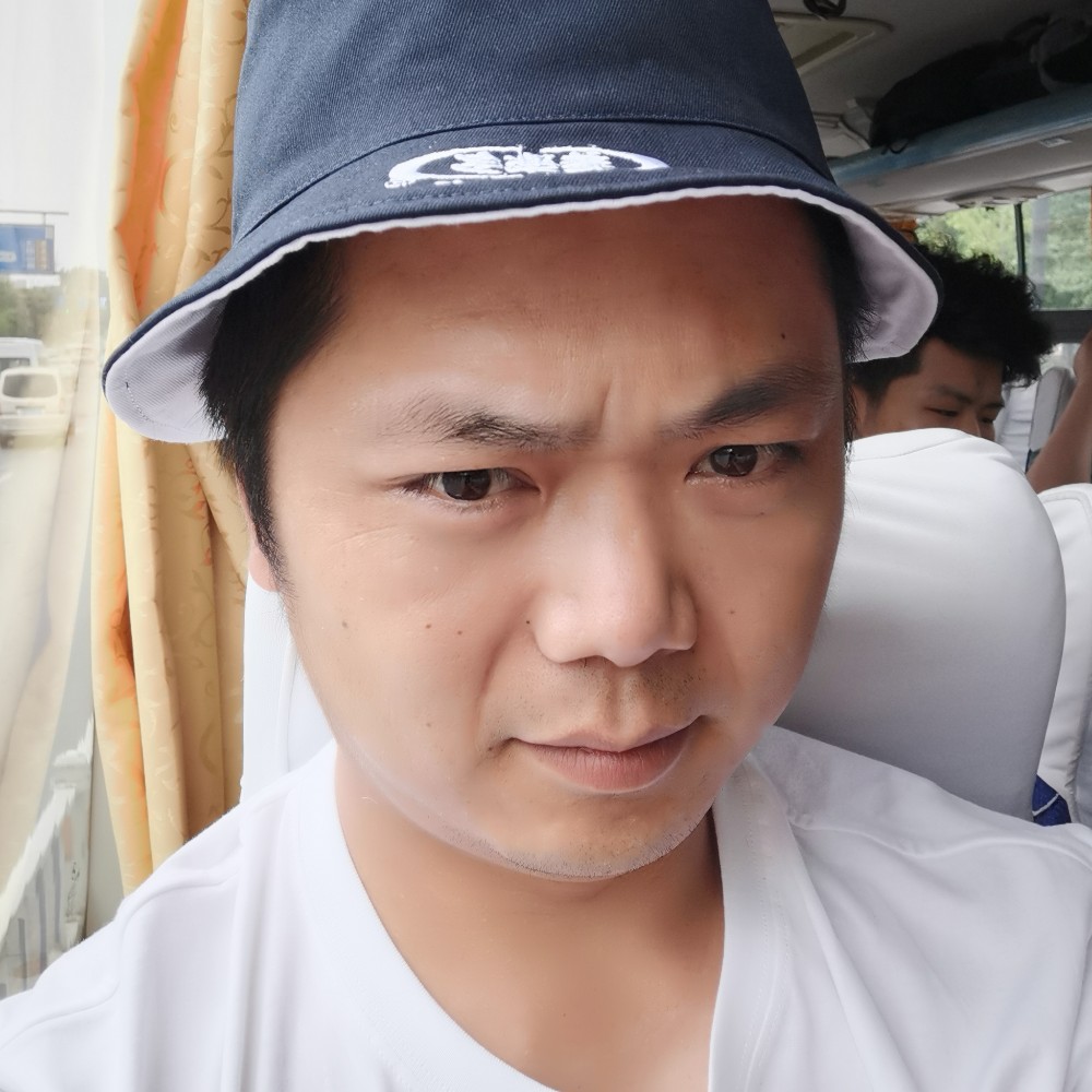小海豚爱恋香蕉的照片