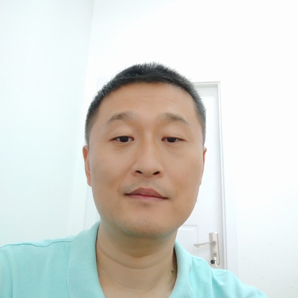 尘宵大方的照片