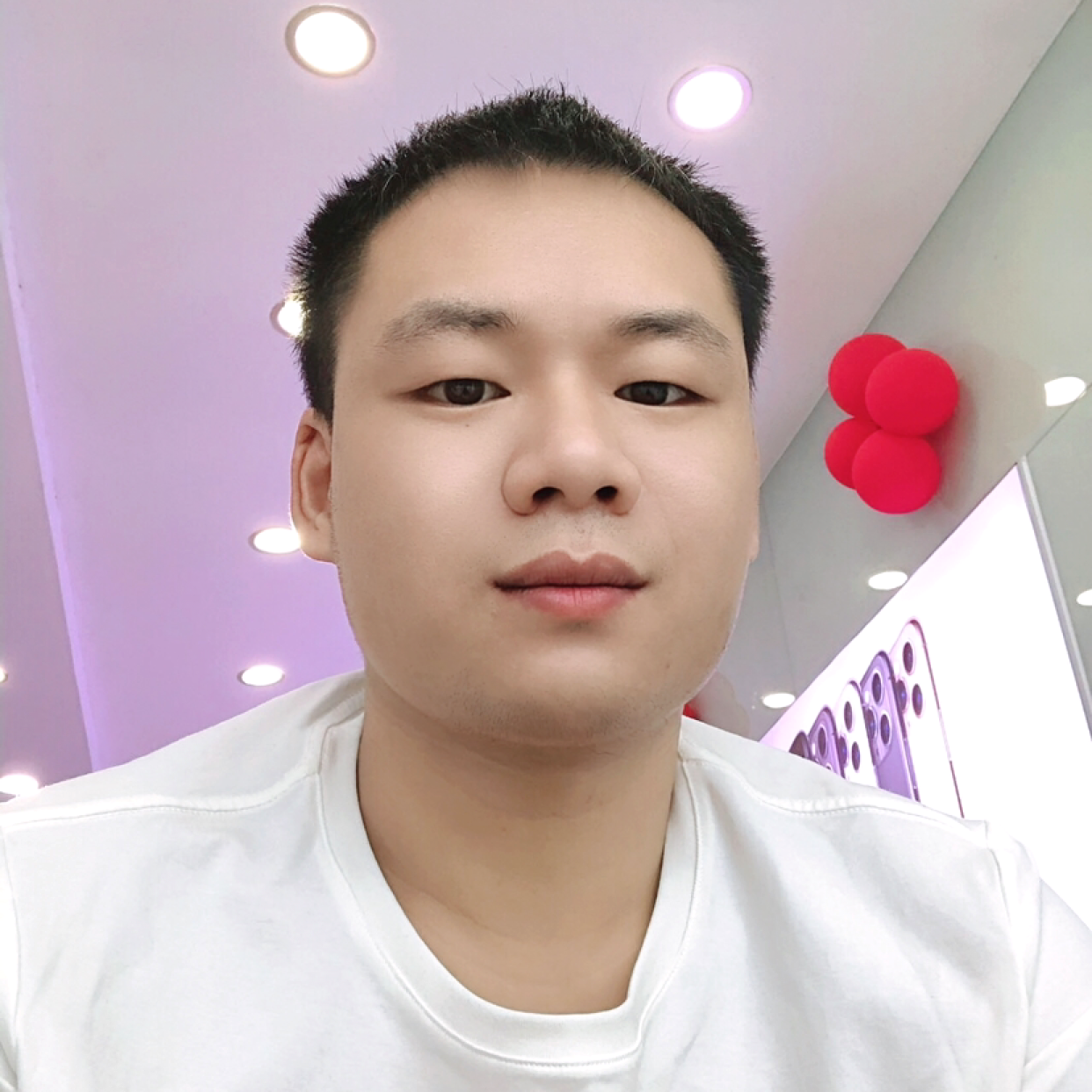 小松鼠给老实的照片