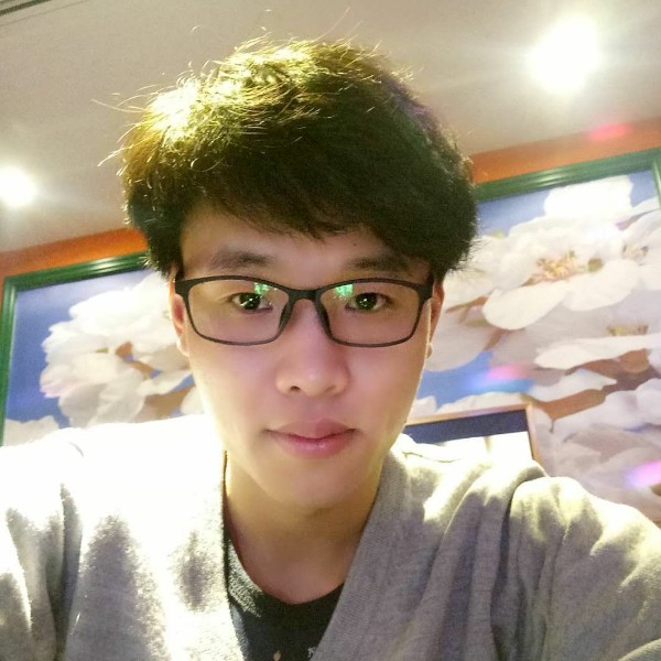 朴素和西装的照片