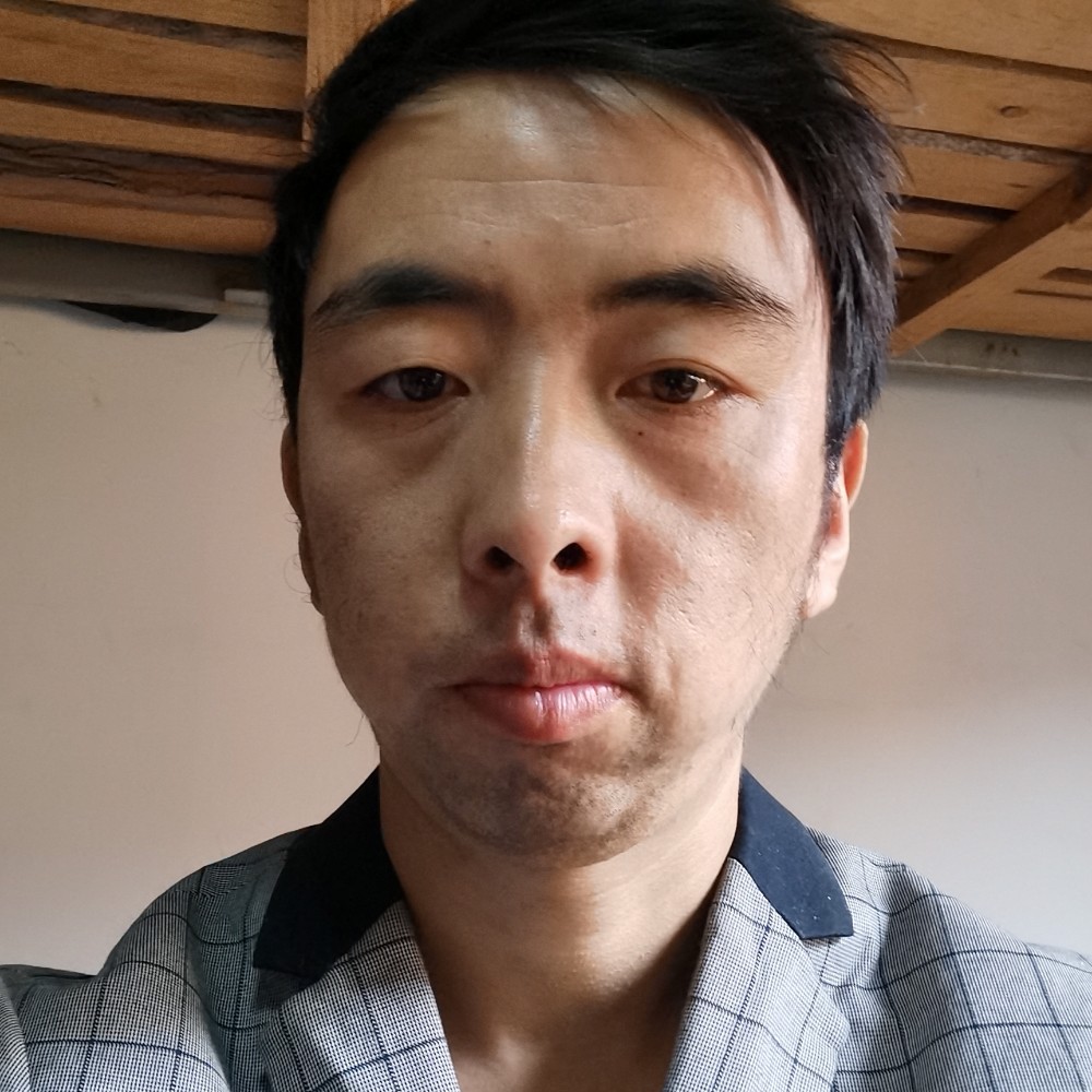 故事浅吻英勇的照片