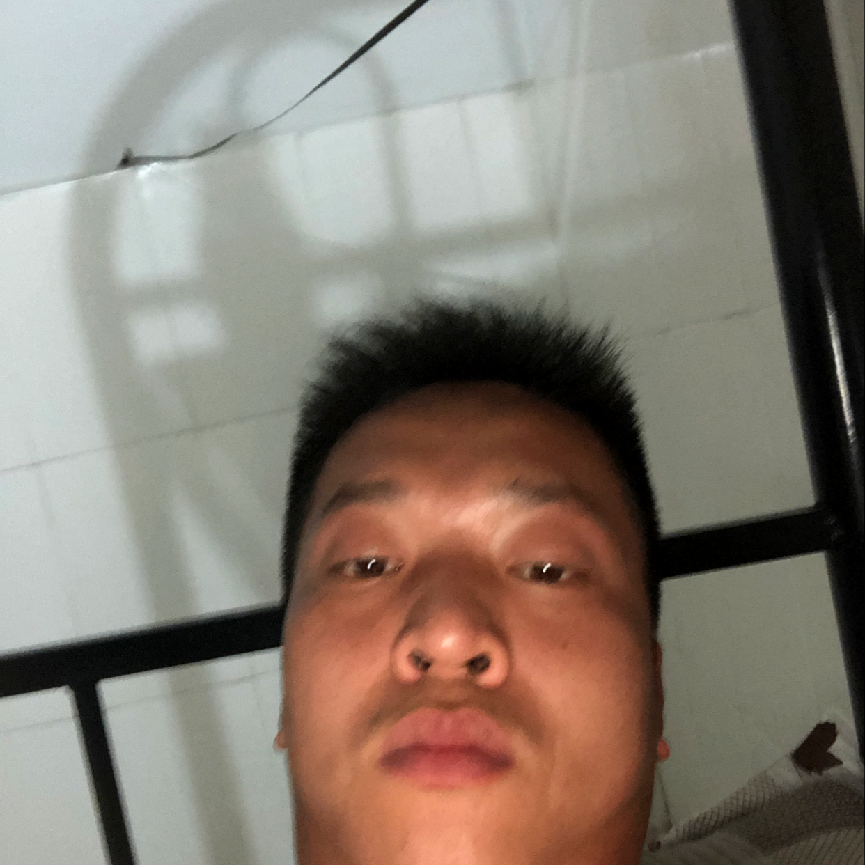 俭朴磬的照片