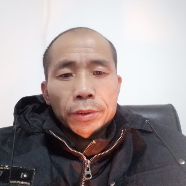 专业模切独自一人的照片