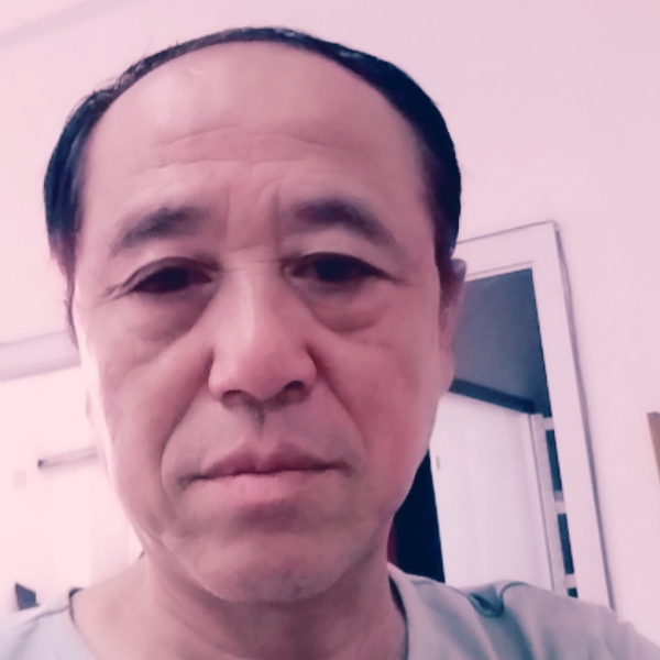 无所晨的照片