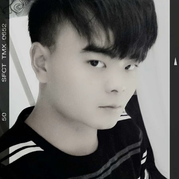 有胡须小男孩的照片