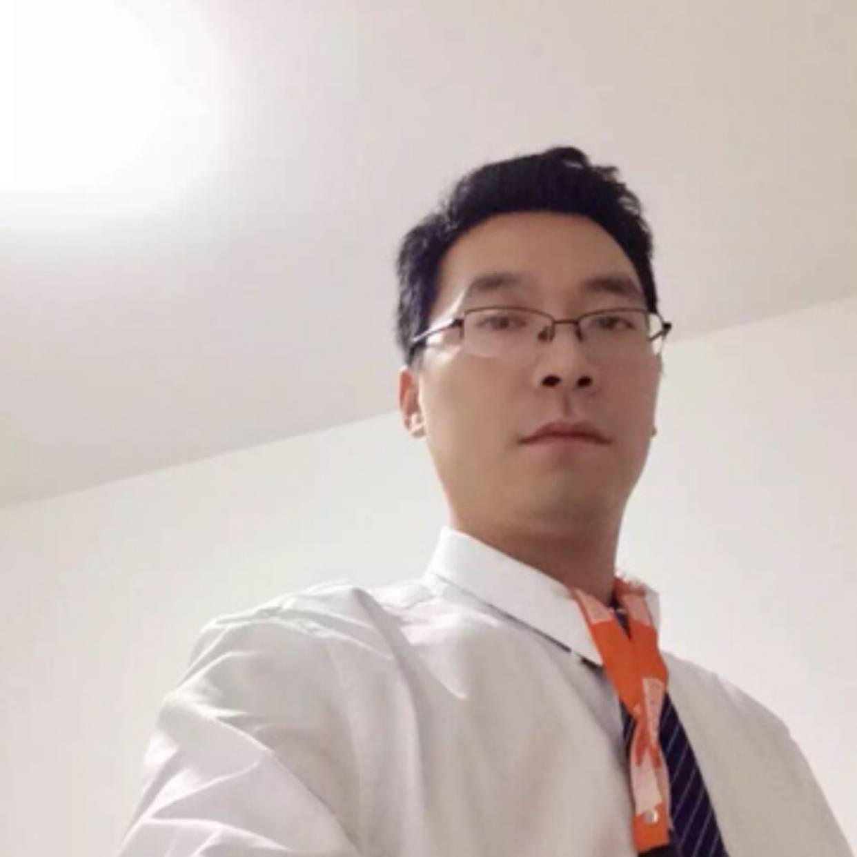 灰色时间的照片