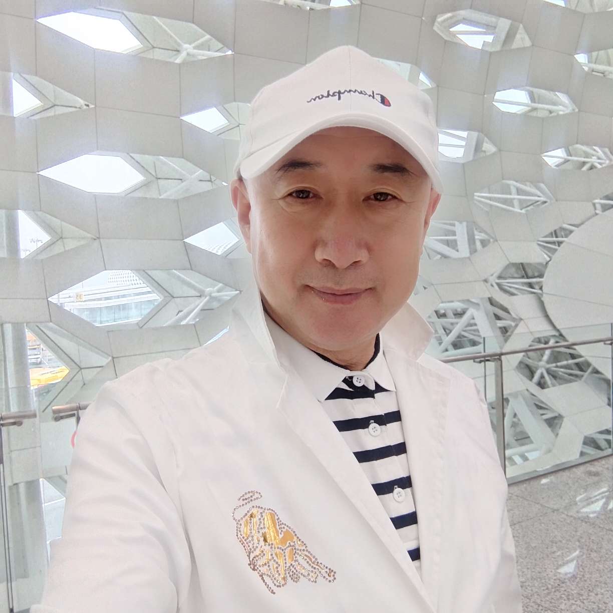 踏实香烟好男人的照片