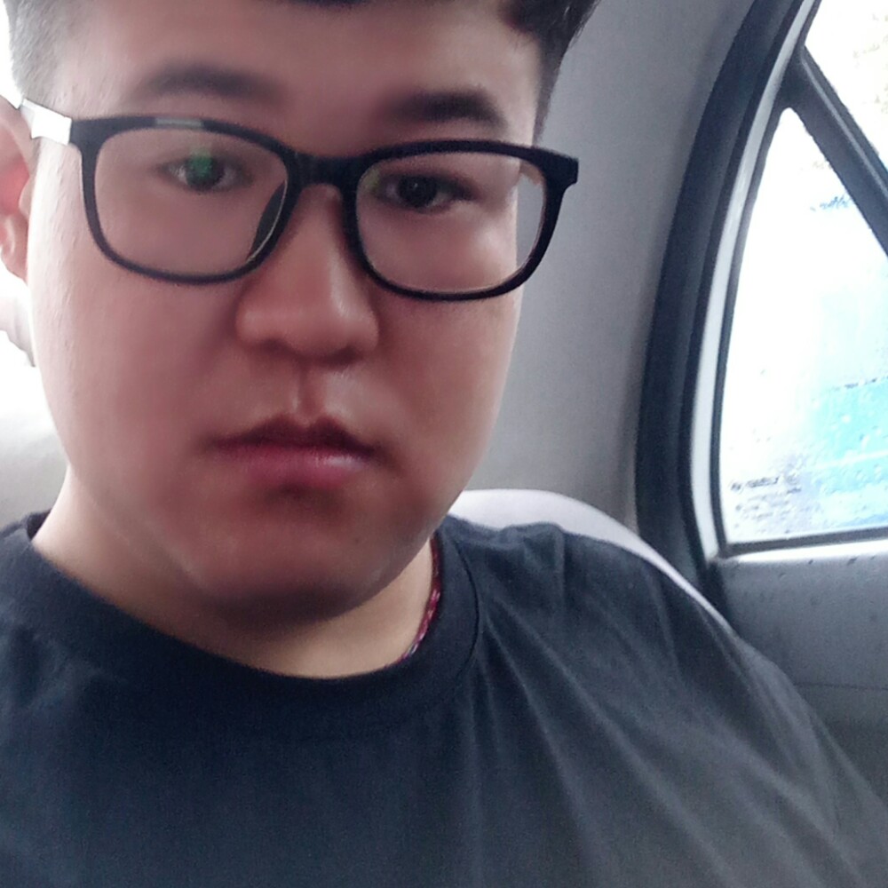 淡定漫步钢铁侠的照片