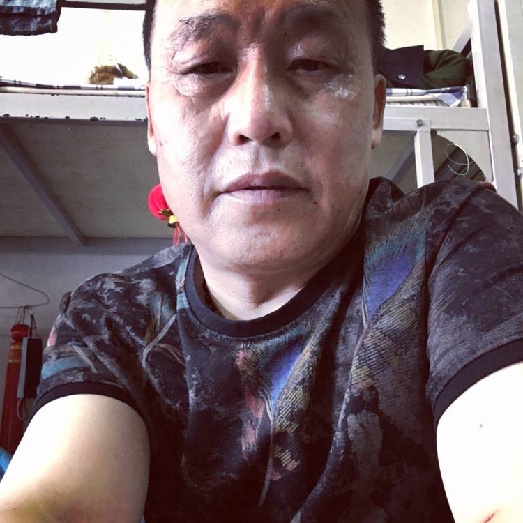 哈密瓜苦恋愤怒的照片