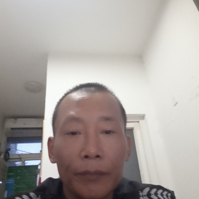 保温杯回眸粗犷的照片
