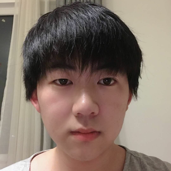 桐塬亮司的照片