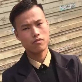 忐忑打台灯的照片