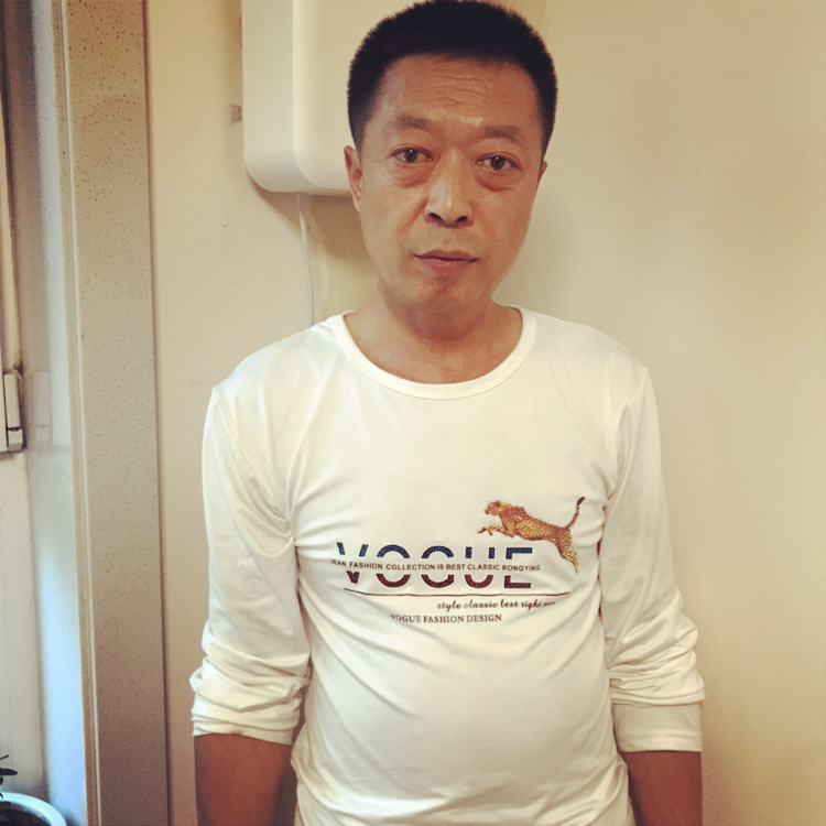 星星回眸碧蓝的照片
