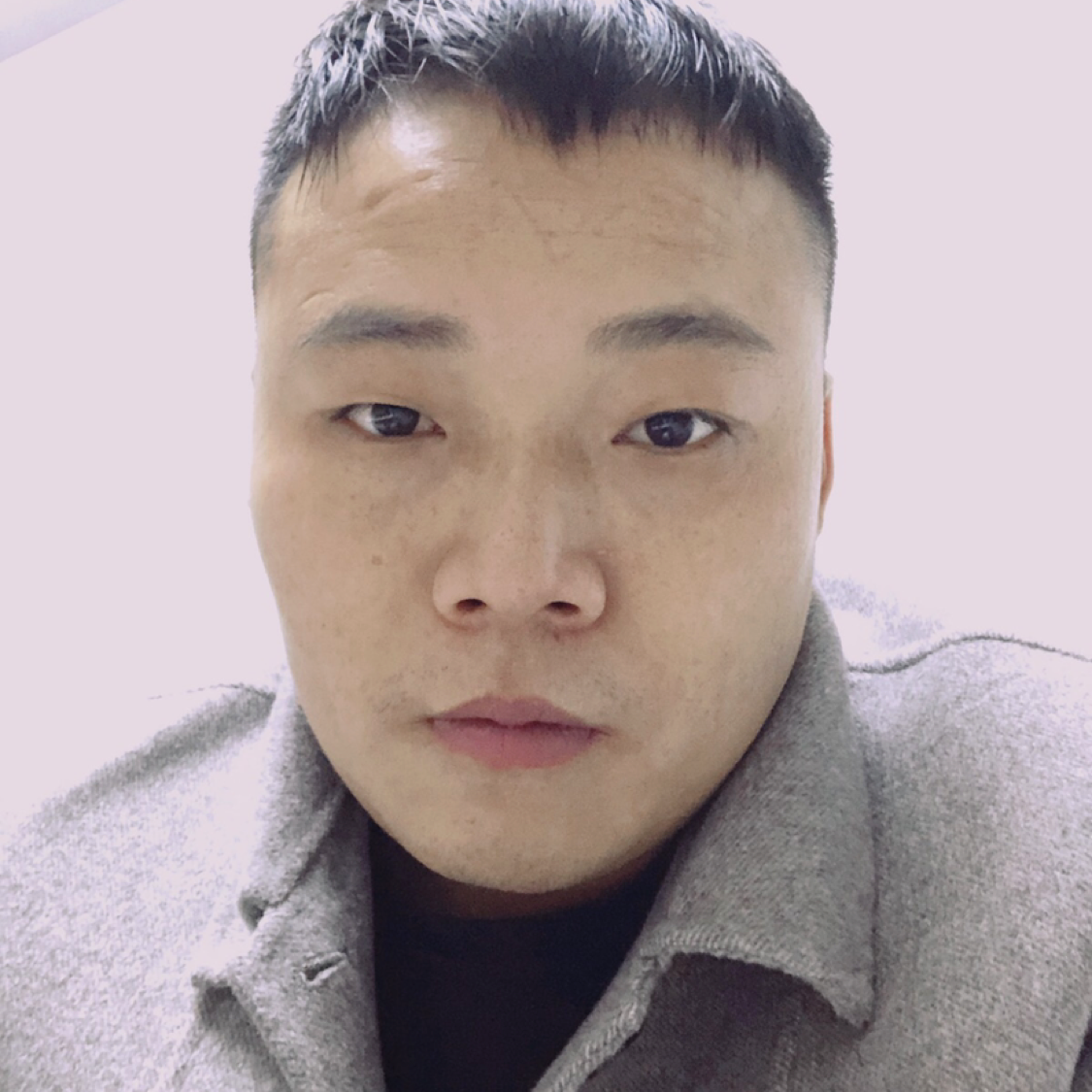 碧蓝蹙眉红尘的照片