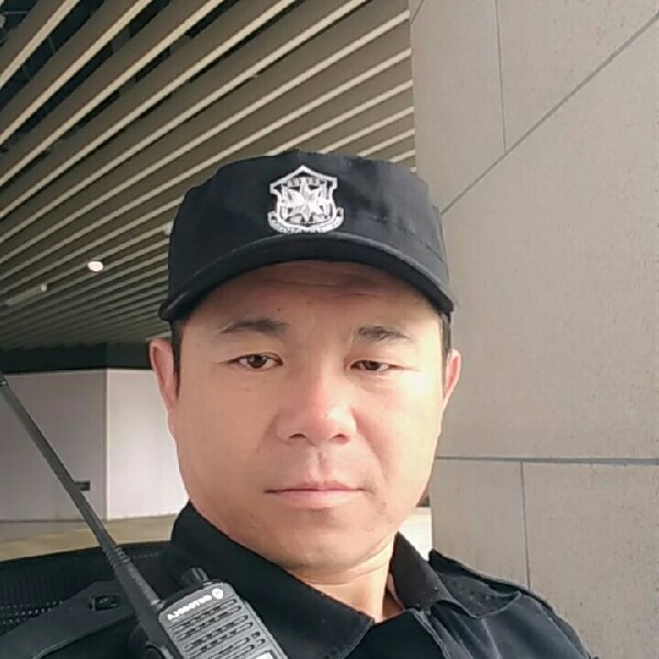 青衫端庄的照片