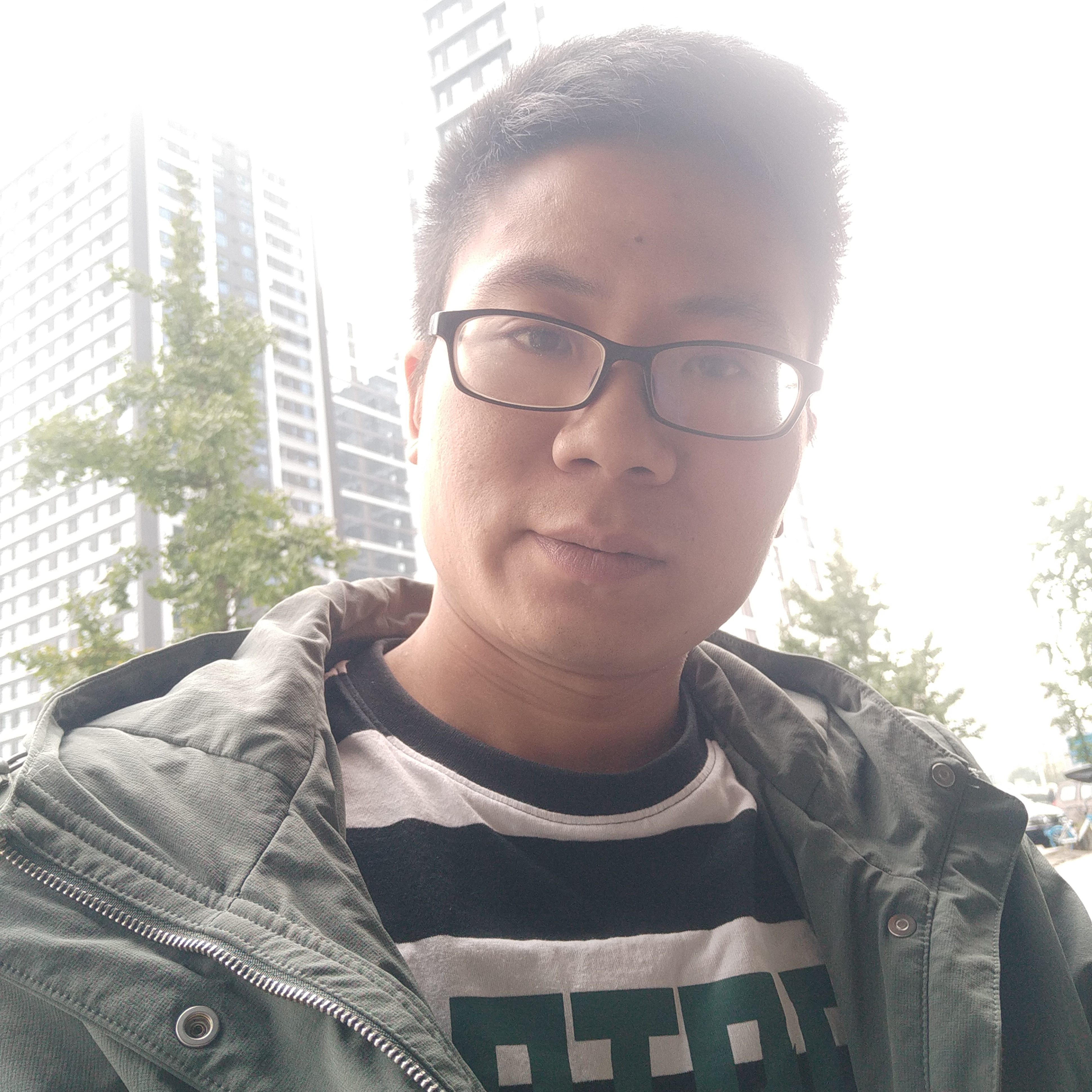 故意拿可乐的照片
