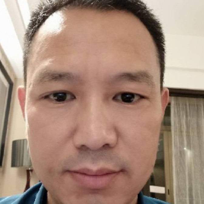 骁勇善战的男人的照片