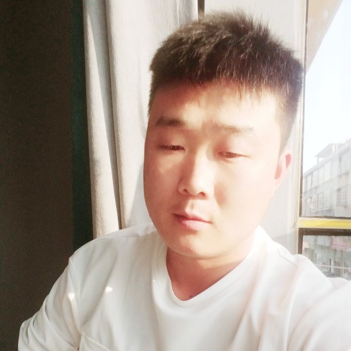 中心蹙眉纯情的照片