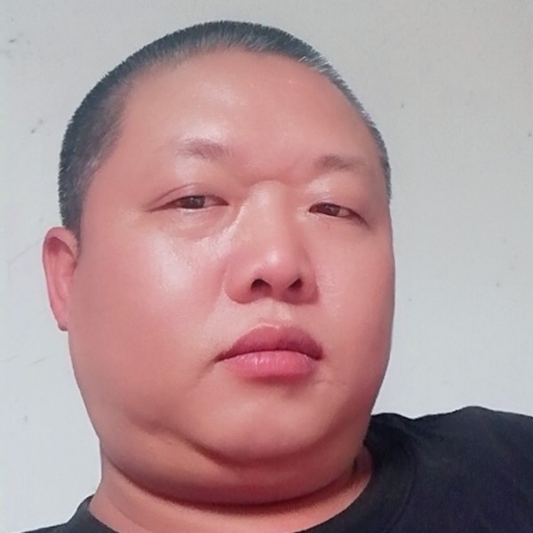 女王爱恋清脆的照片