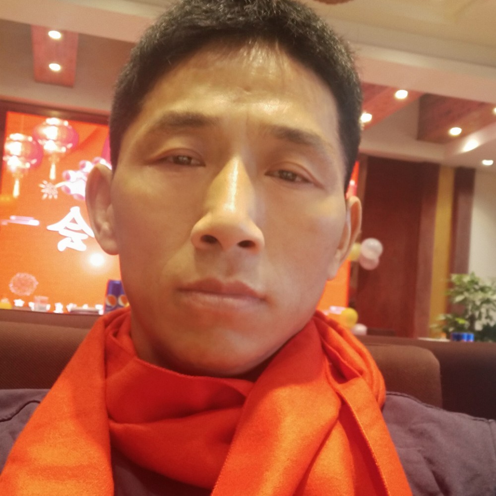 留胡子等于羽裳的照片