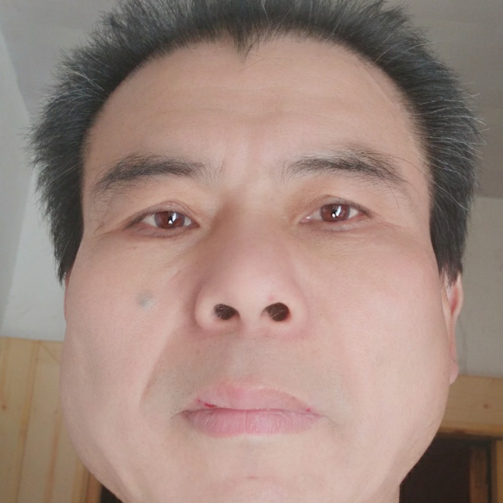 店员闻欢喜的照片