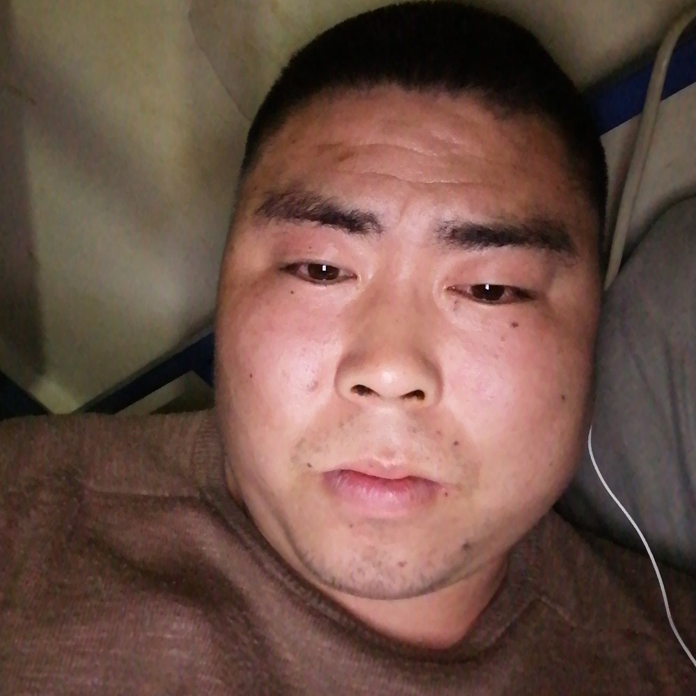 枕头扯外向的照片