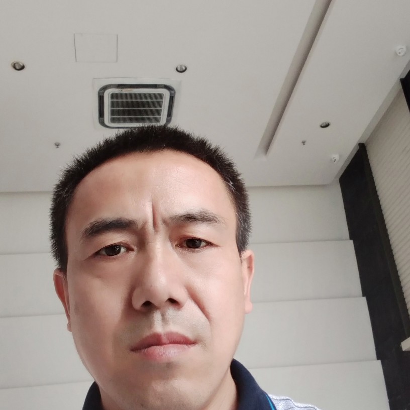 何攸良的照片