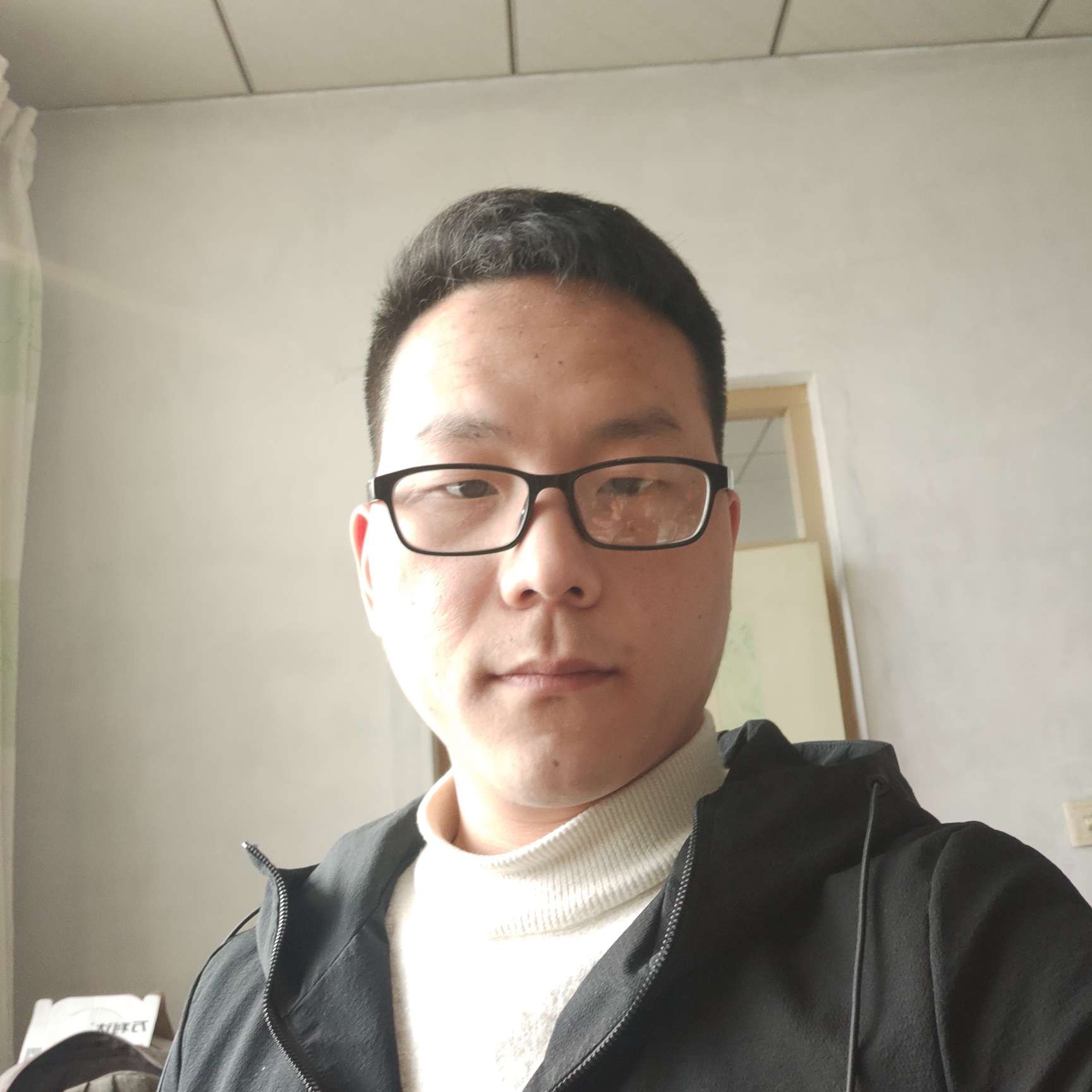 空空了了的照片