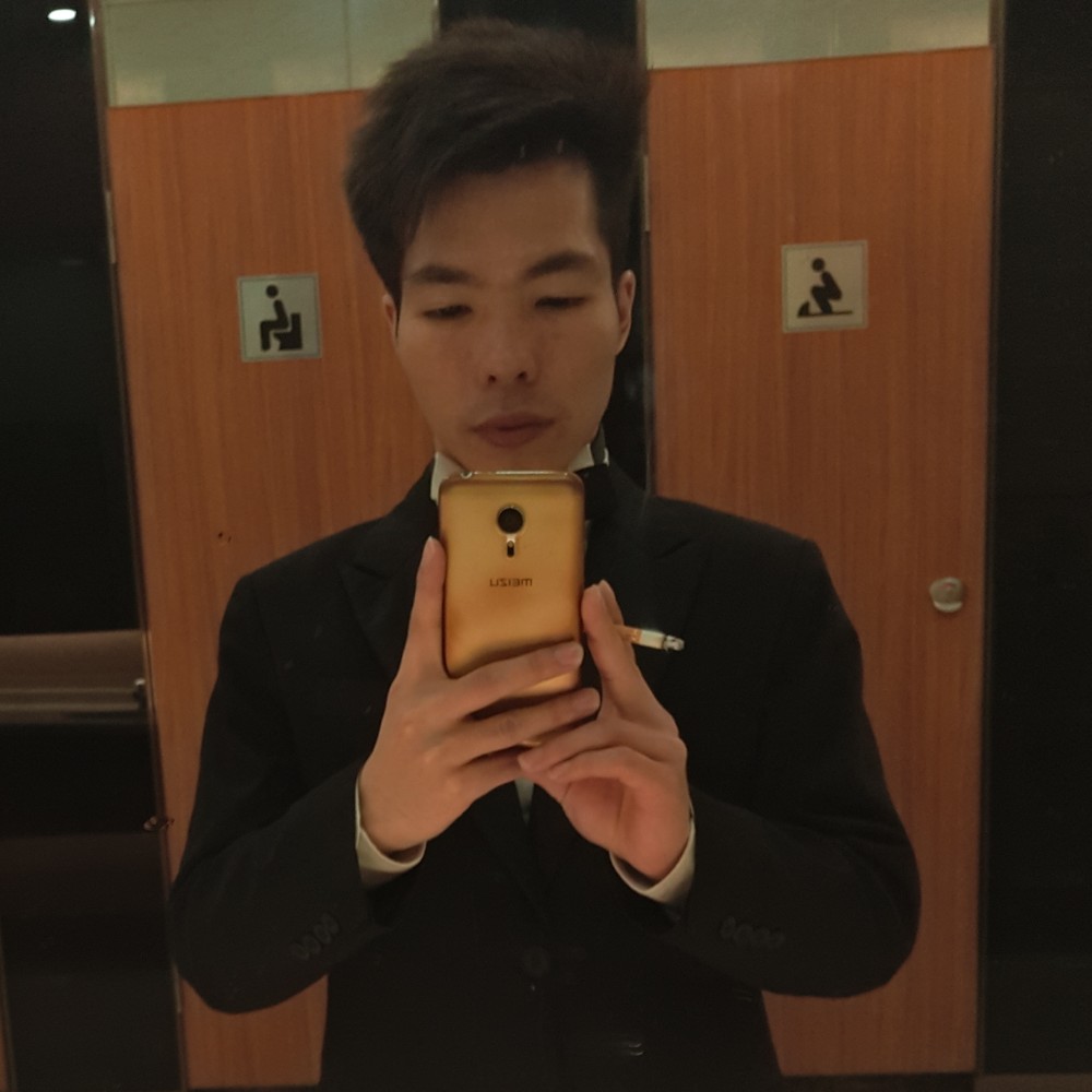 微笑爱幽默的照片