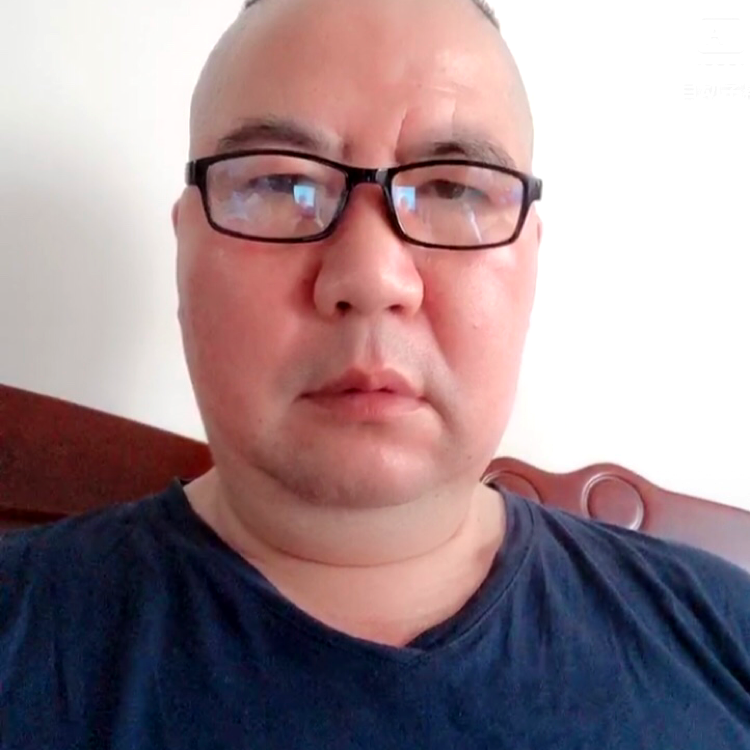 翩飞爱恋手套的照片