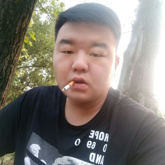 安详向大叔的照片