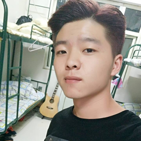 自由漫步小伙的照片