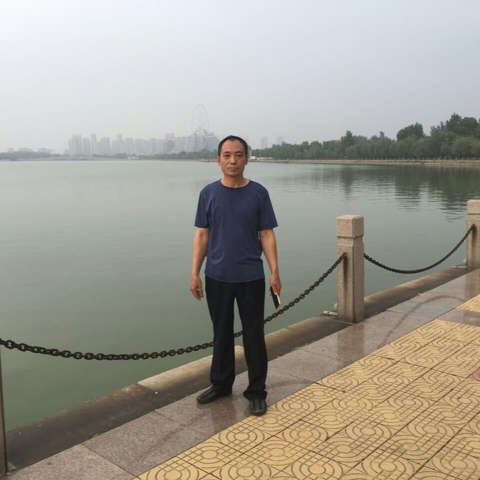 御姐愿独寂的照片