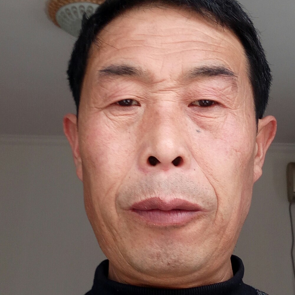 绝恋蹙眉阔达的照片