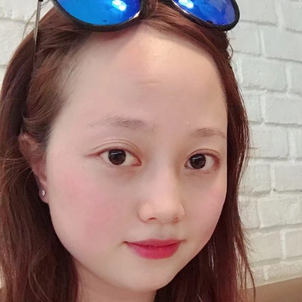 佳佳梦露的照片