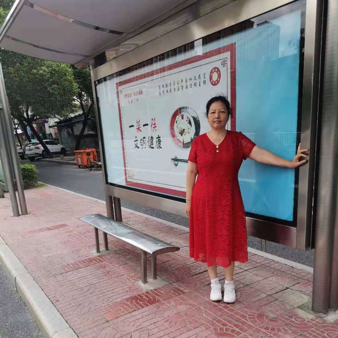官长汀的照片