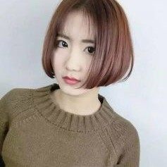 一个人回眸小兔子的照片