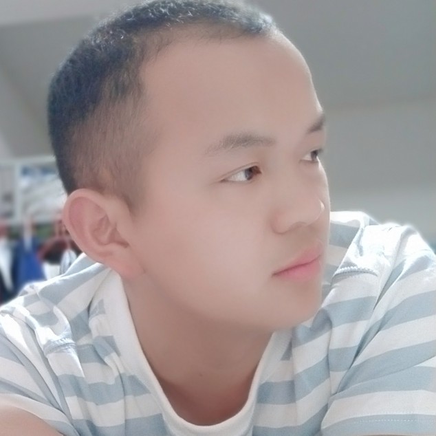 严黔的照片