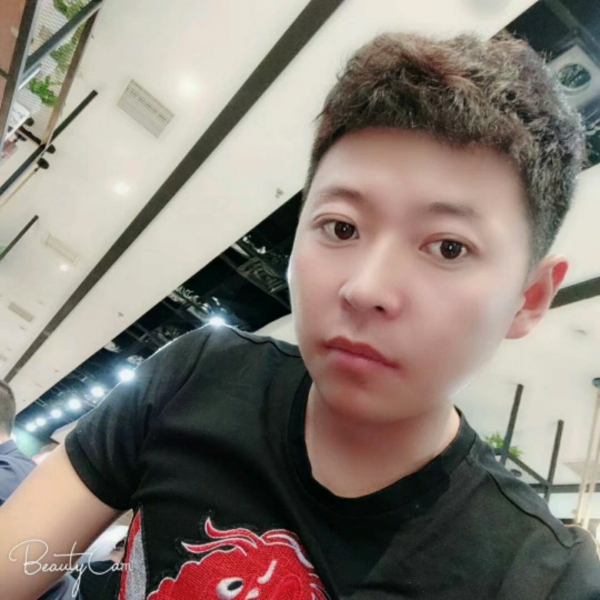 漠然菠萝的照片