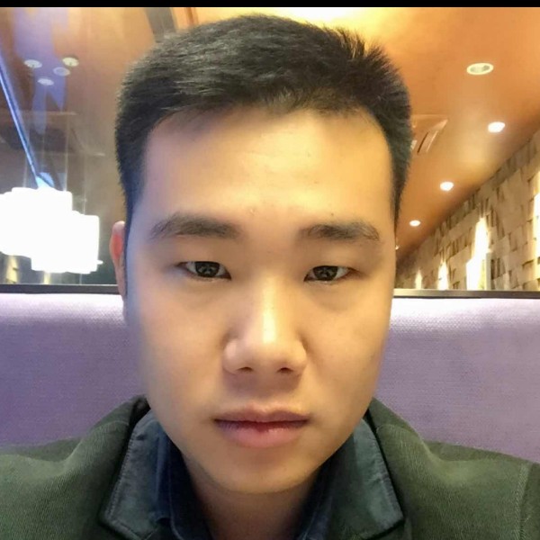尊云坦率的照片