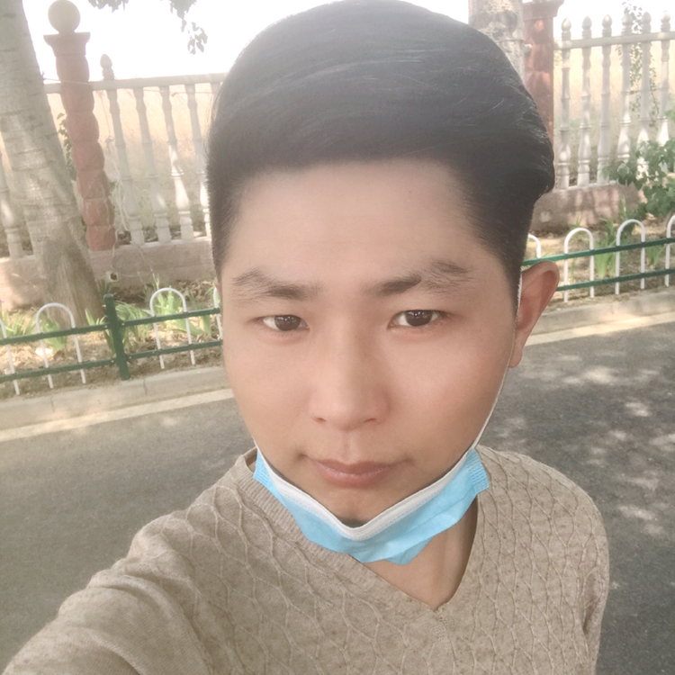 浅笑挽手的照片