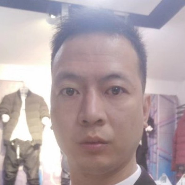 老师踢怕孤独的照片