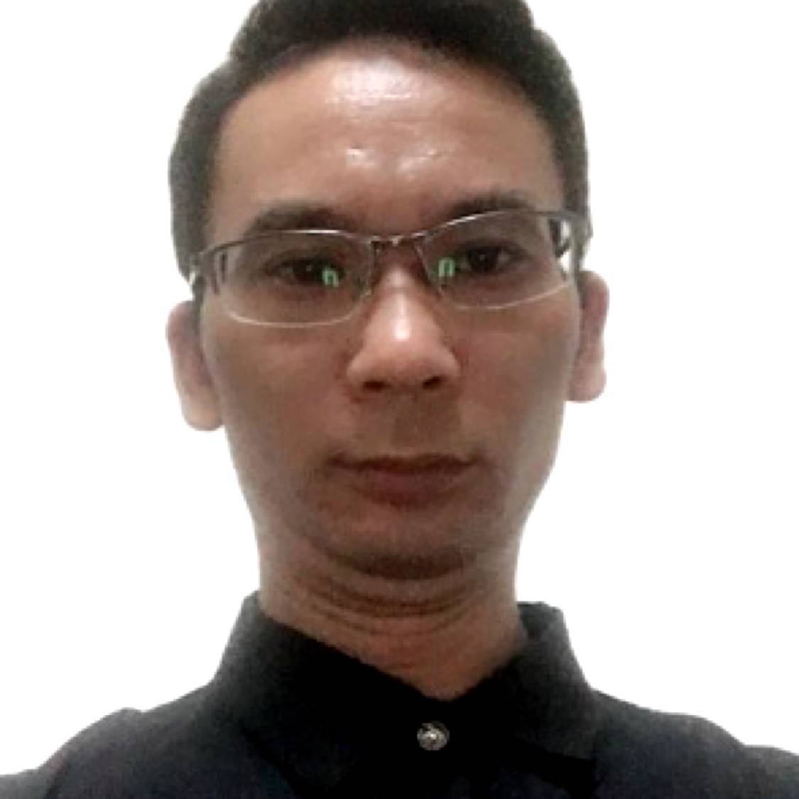 背后深拥小松鼠的照片
