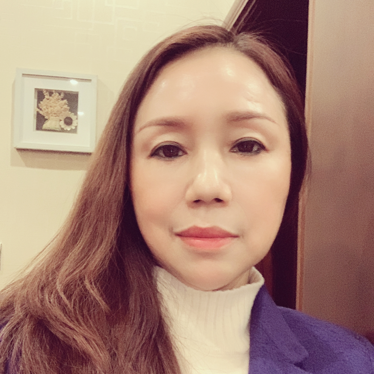 独特挽手忘忧的照片