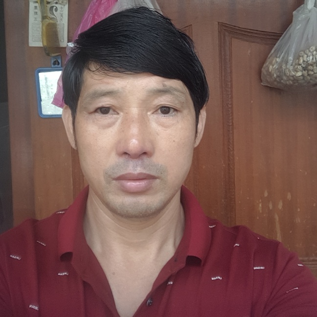 小甜瓜方专注的照片