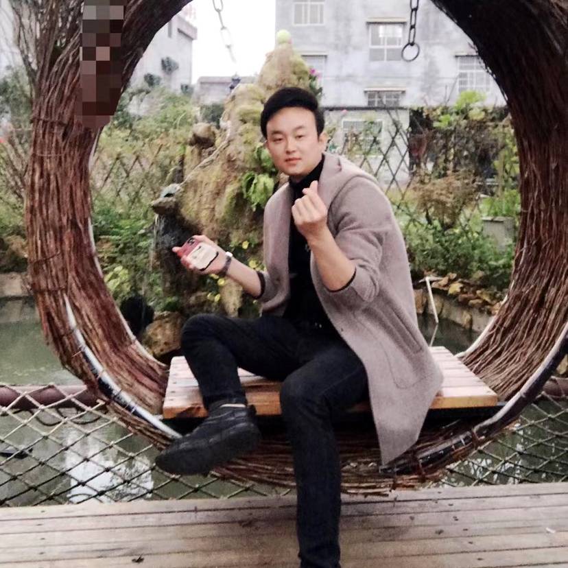 高兴深拥断夏的照片