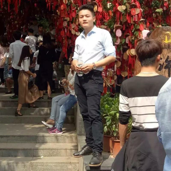 败给现实的照片